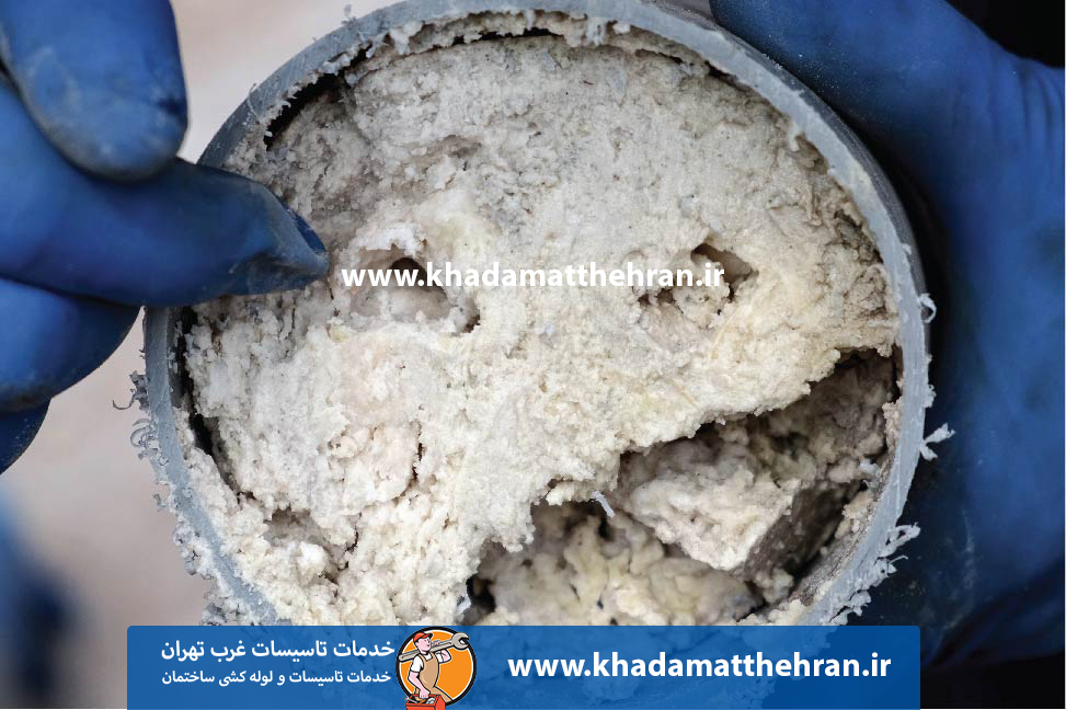 رفع گرفتگی لوله فاضلاب با سیمان